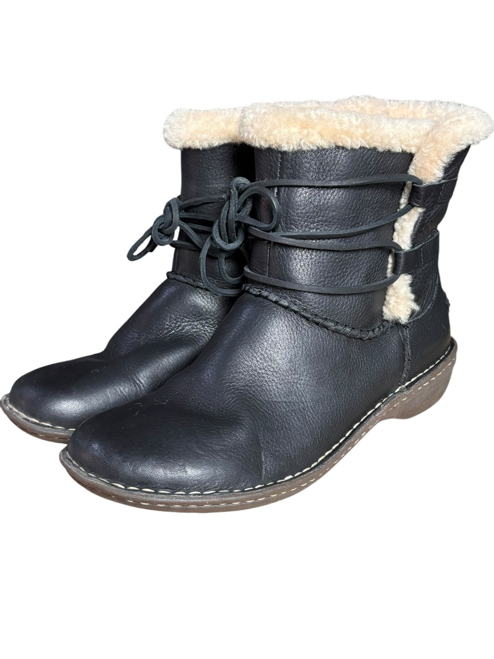 UGG Caspia Shearling-Lined Black Leather Boots - Women’s Sz 10